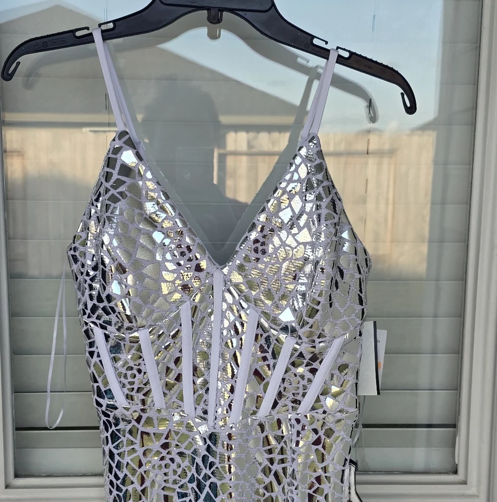 Morgan & Co Juniors' Metallic Print V-Neck Sleeveless Gown Sz 7 Silver Cocktail - Picture 5 of 16